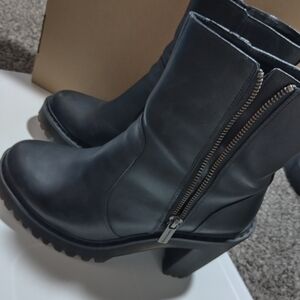 DOC MARTENS Magdalena II Boots